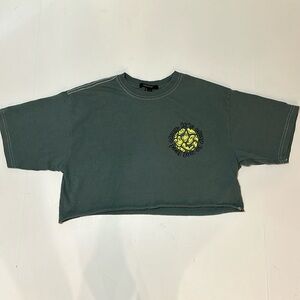 Forever 21 Green Smiley Face Crop Top Tee size Small